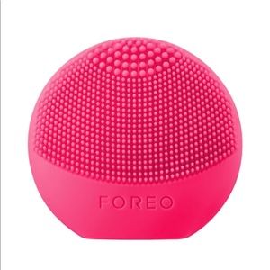 Luna Foreo Play.